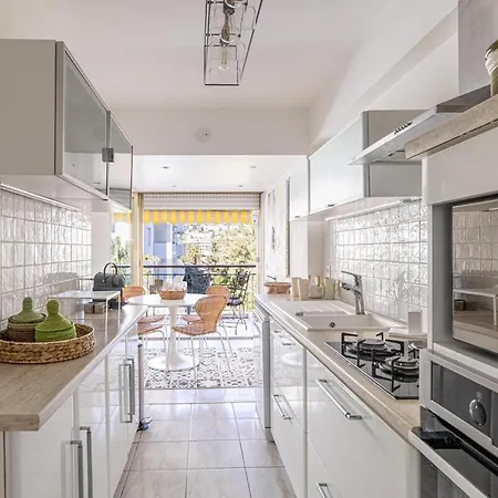 Palm Beach, Sea View Apartment, 100m From Beaches Apartment Cannes