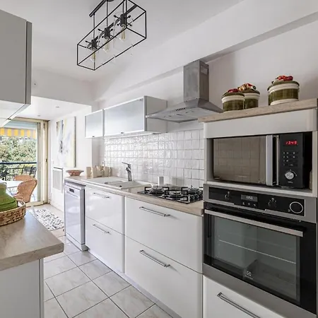 Apartment Palm Beach, Sea View Apartment, 100m From Beaches *
