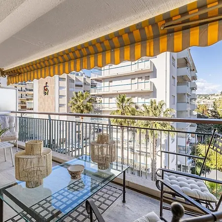 Palm Beach, Sea View Apartment, 100m From Beaches *