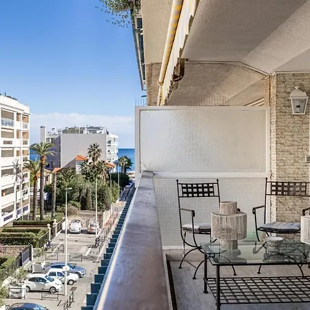 Palm Beach, Sea View Apartment, 100m From Beaches *