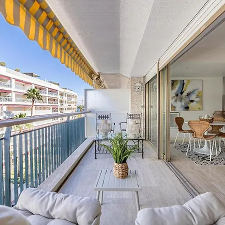 Palm Beach, Sea View Apartment, 100m From Beaches *